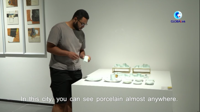 When blue and white porcelain meets science fiction