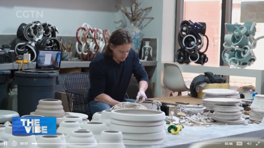 Ceramic artist finds inspiration in Jingdezhen