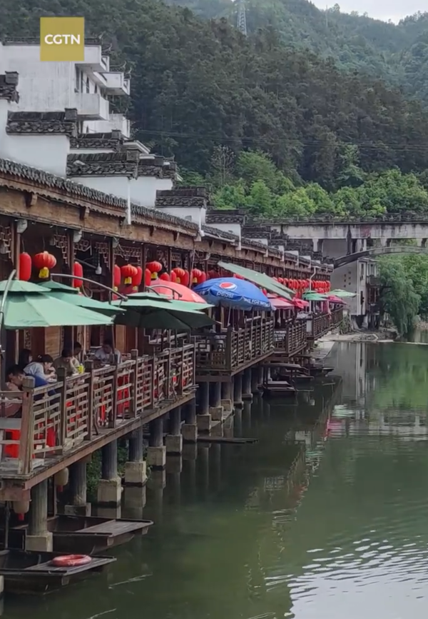 Jason takes you on a scenic tour around Yaoli Village