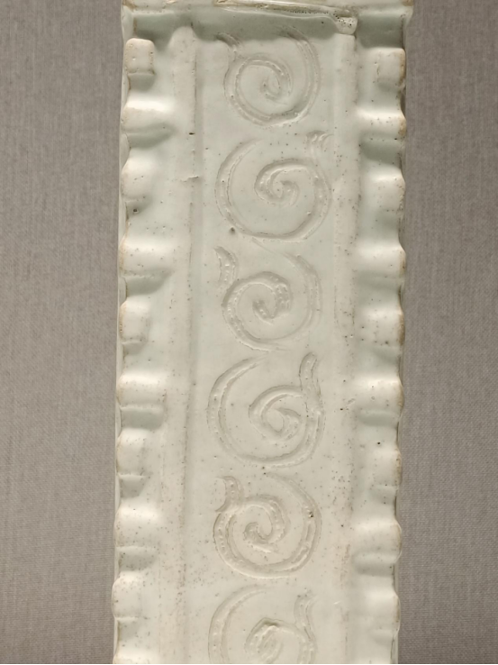 Meet the Museum (5) Bluish white glaze square vase