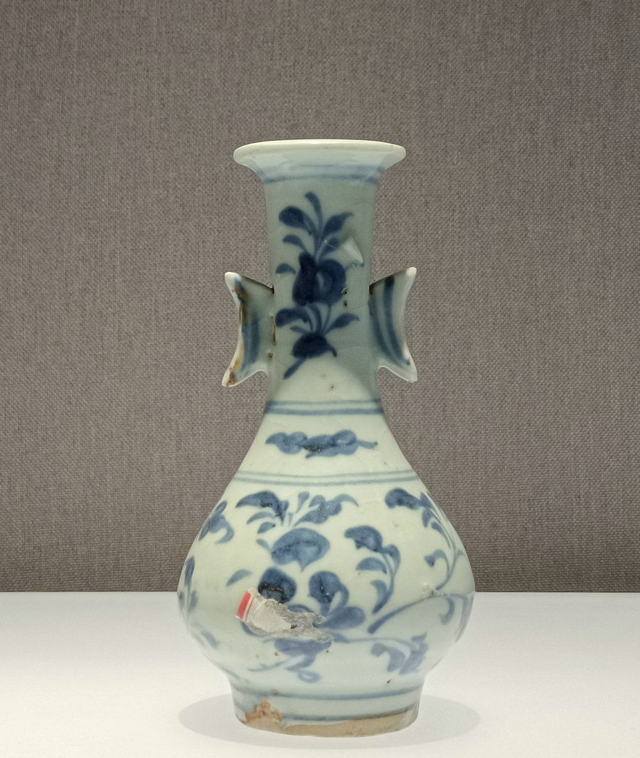 Meet the Museum (19) Blue and white vase