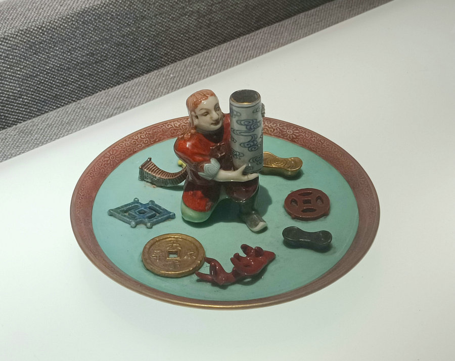 Meet the Museum (41) Famille rose incense-holder
