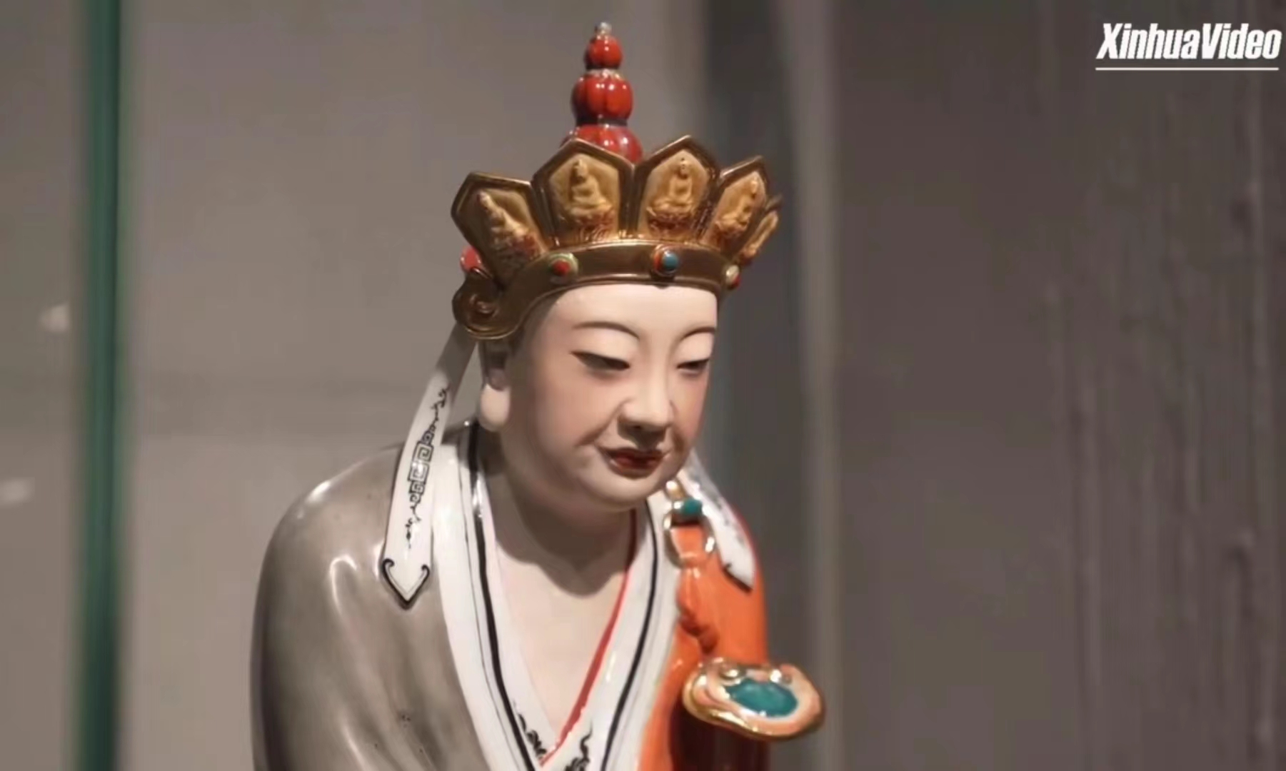 Jingdezhen's  speechless Bodhisattva  rises to Internet stardom