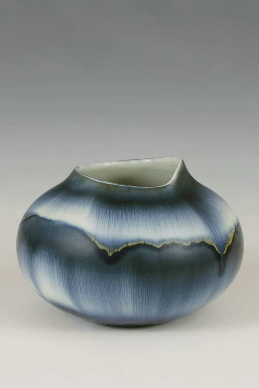 Transformed glaze ink landscape painting with flour gold curved vase