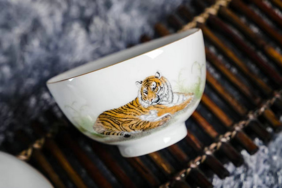 Famille rose tiger of the Chinese zodiac single cup