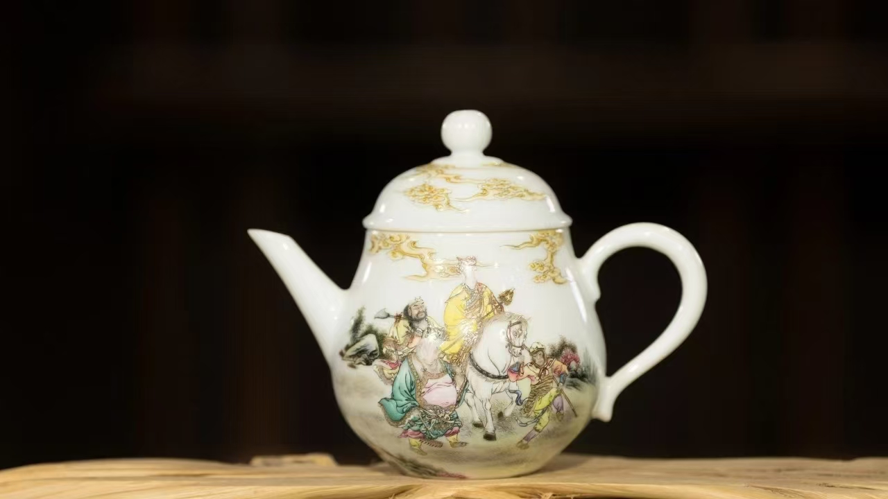 Pot painted with characters of Journey to the West