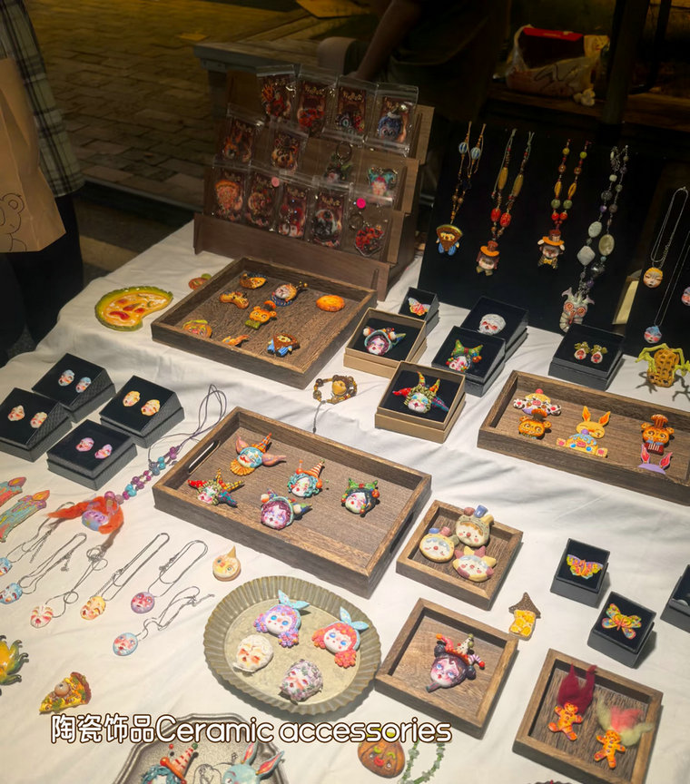 Ceramic accessories