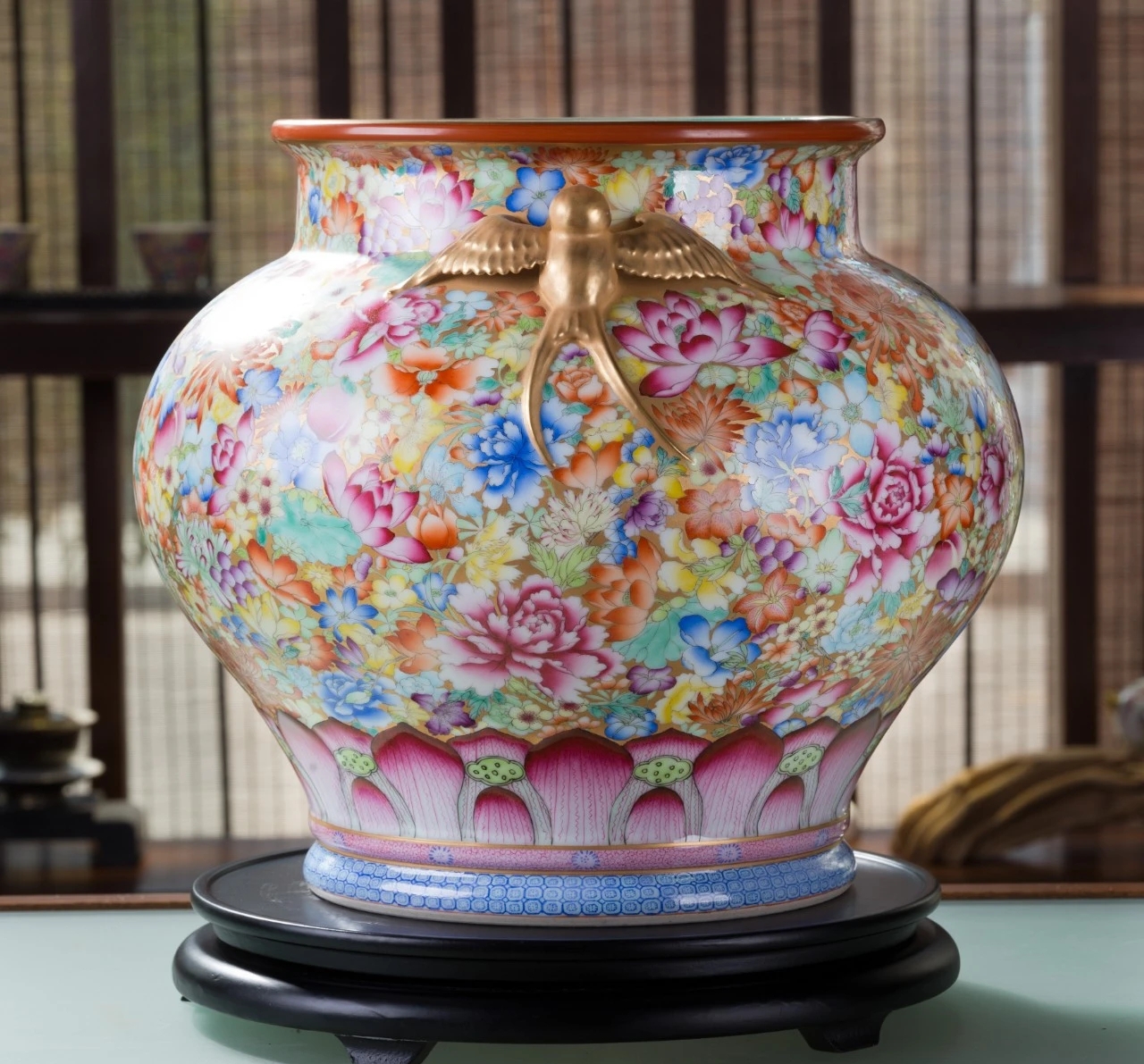 Meet the Museum(265）Blossoms vat embossed with swallow pattern