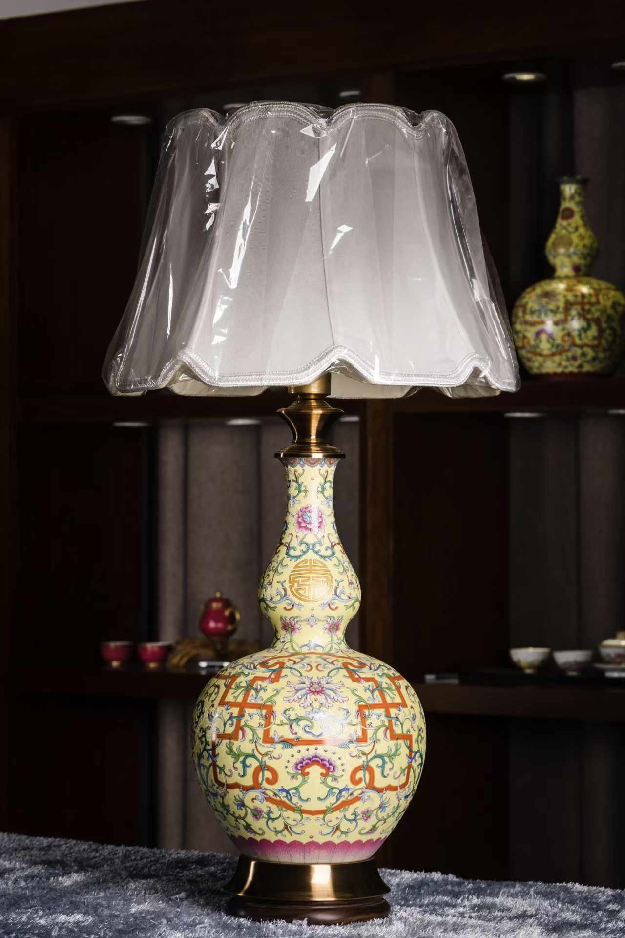 Meet the Museum(266）Yellow-ground vase lamp