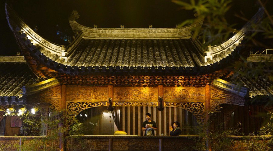 Traditional performances staged at Wuwang Temple in Jingdezhen